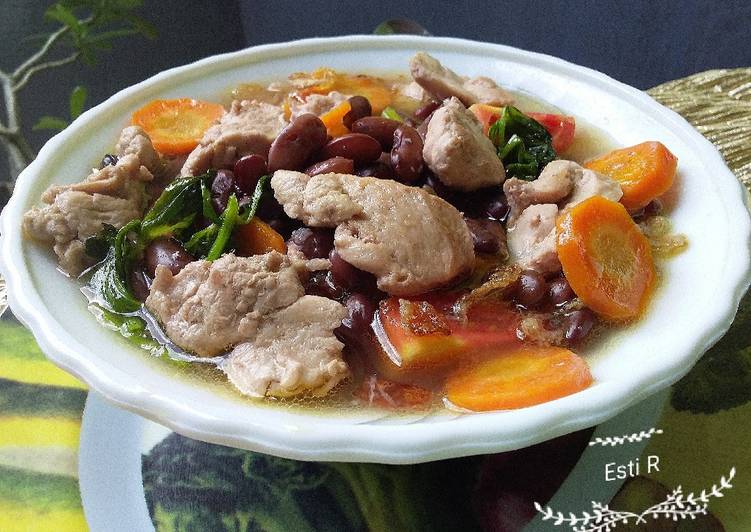 Langkah Mudah untuk Menyiapkan 🍲🍲Sup Kacang Merah Ayam yang Bisa Manjain Lidah