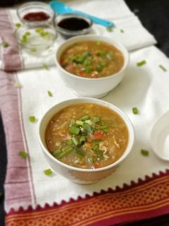 ভেজিটেবল এগ হট এন সাওয়ার স্যুপ (vegetable egg hot n sour soup) রেসিপির প্রধান ছবি
