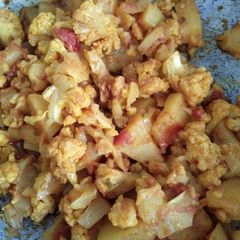 A picture of Potato cauliflower veg.