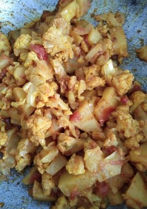 A picture of Potato cauliflower veg.