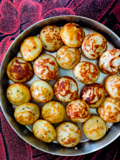 வெந்தய கார பணியாரம் (Vendhaya kaara paniyaram recipe in tamil) செய்முறை முக்கிய புகைப்படம்