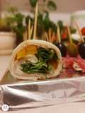 ,,Tortille z martadelą, prosciutto, papryką oraz miksem sałat,,