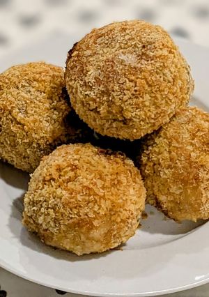 A picture of Italian meatballs (polpettone).