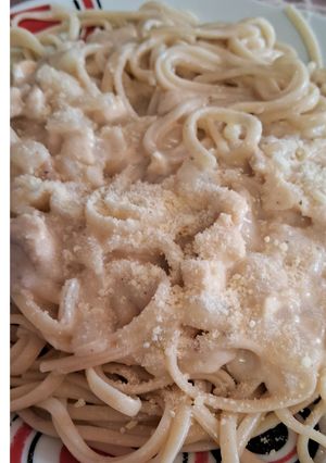 Una foto de Fideos con salsa blanca
