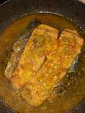 Salmón en leche de coco