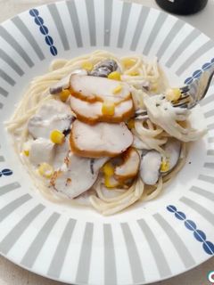 Hình của món Mì Ý sốt kem 🍝🍦.