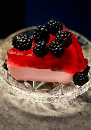 Φωτογραφία της συνταγής Mastiha pink pudding with red jelly & berries (ροζ πουτίγκα με ζελέ, μούρα & μαστίχα Χίου) 💕🩷💕🩷💕