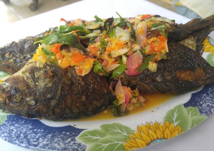 Resep Pecak ikan mas pedas segar, Enak Banget