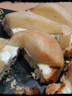 Foto principal de Paninis de queso y pera