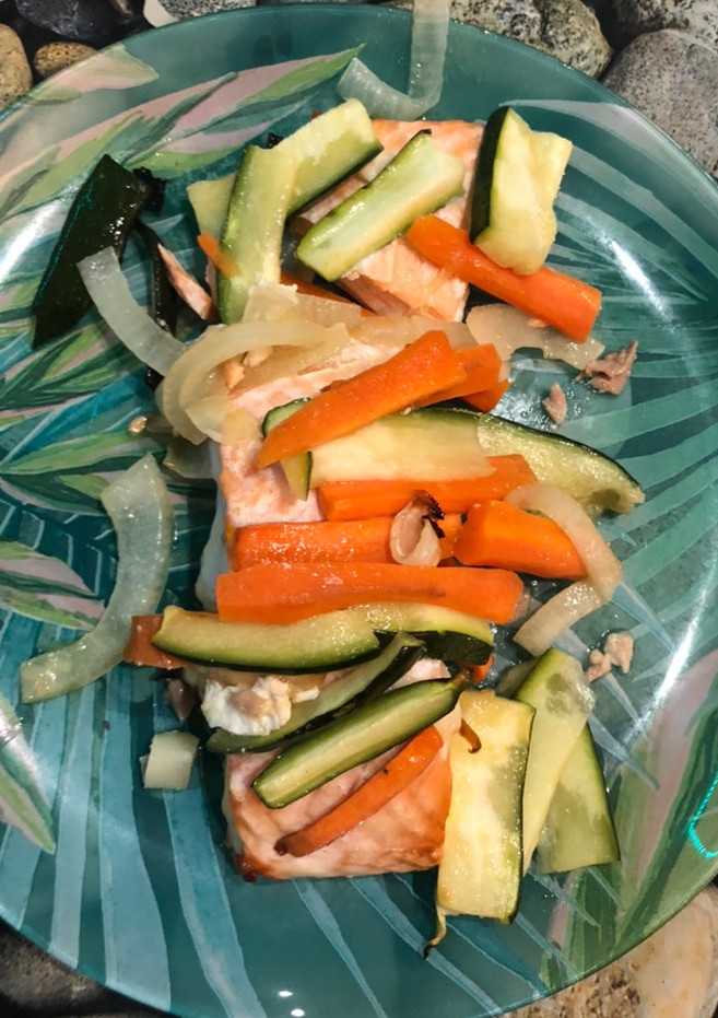Una foto de Salmón al papillote