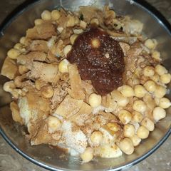 A picture of Chana Papri Chaat.