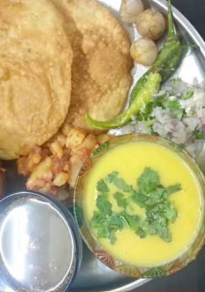 દાલ પકવાન (Dal pakwan recipe in gujrati) રેસીપી મુખ્ય ફોટો