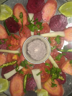 सलाद (Salad recipe in hindi) रेसिपी मुख्य फोटो