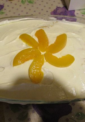 Foto di Tiramisù con lo yogurt e pesche sciroppate