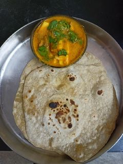 பன்னீர் பட்டர் கிரேவி(paneer butter gravy recipe in tamil) செய்முறை முக்கிய புகைப்படம்