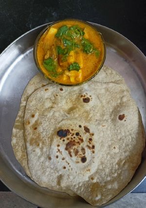 பன்னீர் பட்டர் கிரேவி(paneer butter gravy recipe in tamil) செய்முறை முக்கிய புகைப்படம்