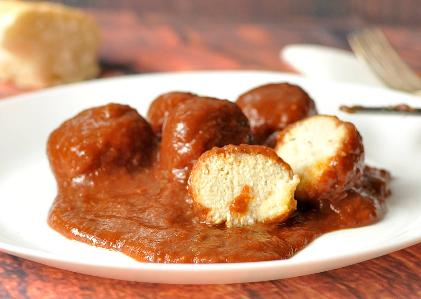 Albóndigas de pollo en salsa vizcaina