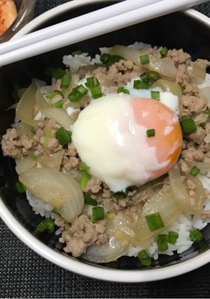 รูปของ ข้าวหน้าหมูญี่ปุ่น(มั้ง)