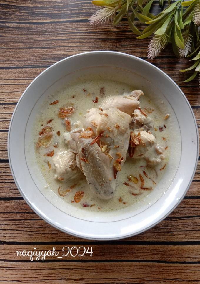 Opor Ayam Putih Bahan Utama