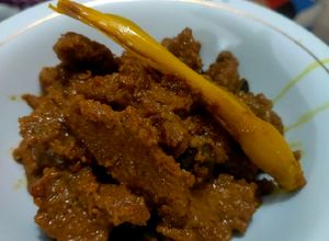 Foto resep Daging Age / Daging bumbu kuning (empuk tanpa presto)