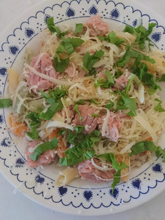 Una foto de Pasta con salsa y atún. #UruguayCocina