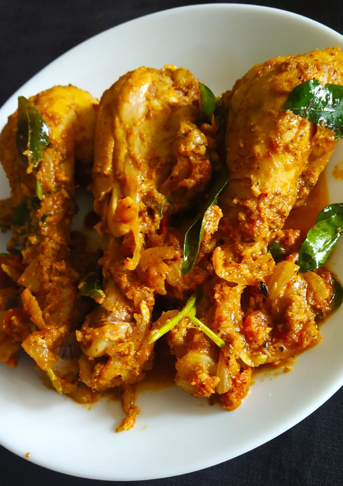 செட்டிநாடு சிக்கன் கிரேவி (Chettinadu chicken gravy recipe in tamil) செய்முறை முக்கிய புகைப்படம்