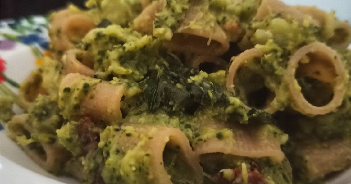 Ricetta Pasta con broccoli calabresi salame croccante e formaggio di