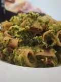 Pasta con broccoli calabresi salame croccante e formaggio
