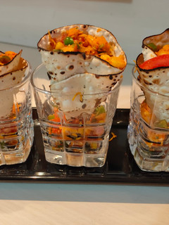 મસાલા પાપડ શોટ્સ (Masala Papad Shots Recipe in Gujarati) રેસીપી મુખ્ય ફોટો