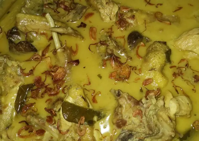 Opor ayam kampung