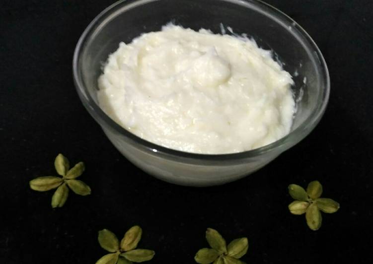 Steps to Prepare Perfect Vanilla Shrikhand