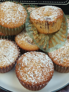Meggyes-csokoládés muffin recept fotója