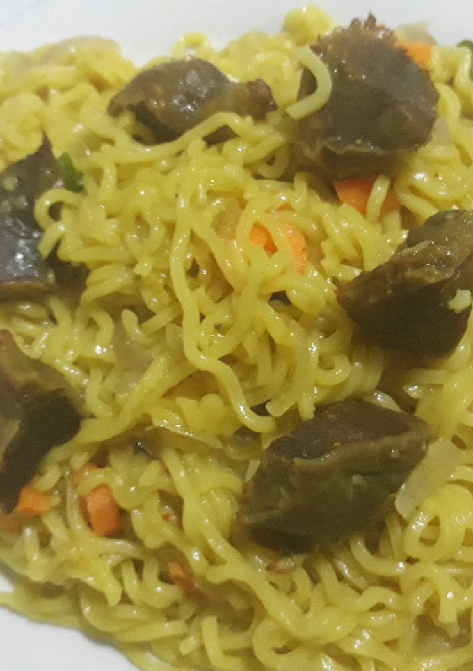 A picture of Indomine with beef.