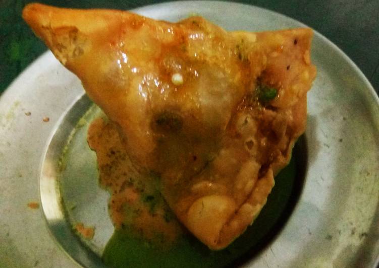 Step-by-Step Guide to Make Ultimate Aloo paneer samosa