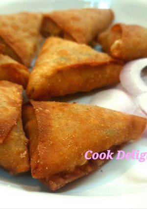 A picture of Surati chana dal samosa.