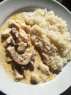 Tejszínes gombás csirkemell recept fotója