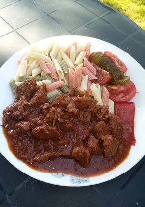 Marhapörkölt bográcsban recept fotója