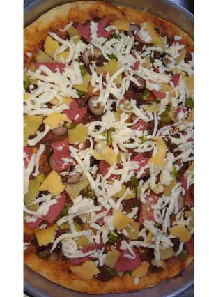 صورة لوصفة بيتزا بالسجق 🍕
