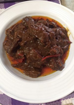 A picture of Indonesian Rendang Curry.