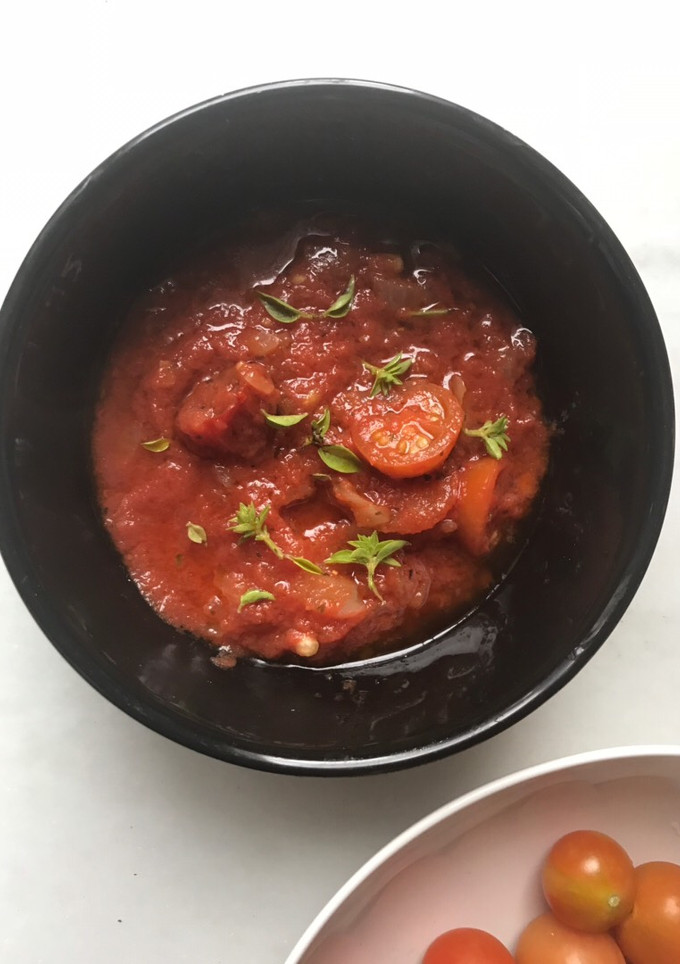 Una foto de Salsa tres tomates