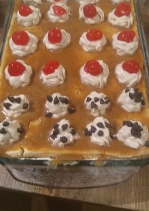 Una foto de Torta de pionono con crema moka