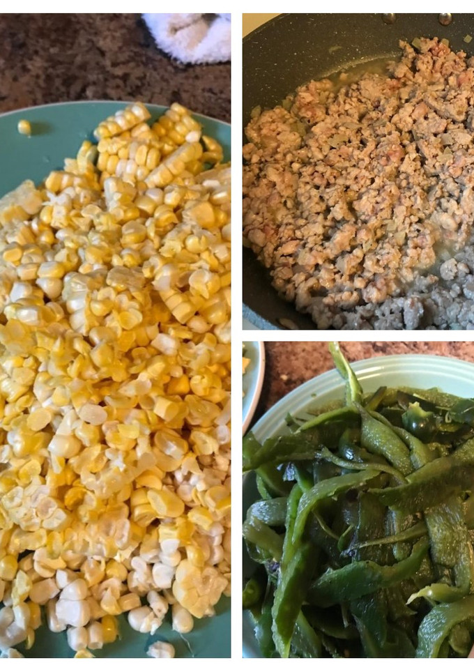 Una foto de Carne molida con chiles poblanos y maíces de elotes