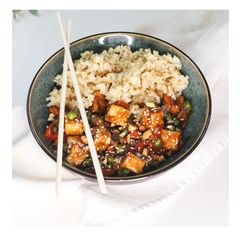 A picture of General Tso tofu stir fry.