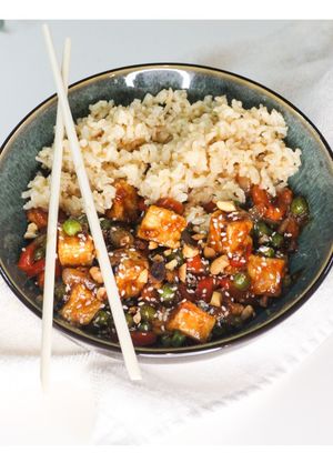 A picture of General Tso tofu stir fry.
