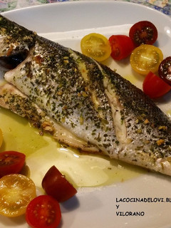 Una foto de Lubina al horno
