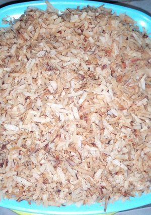 A picture of Coconut flakes(kwakumeti).