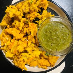 A picture of Garma garam Vegetable Pakoda.