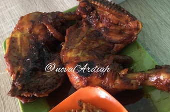 Langkah Mudah untuk Membuat Ayam panggang bumbu bali Bahan Sederhana