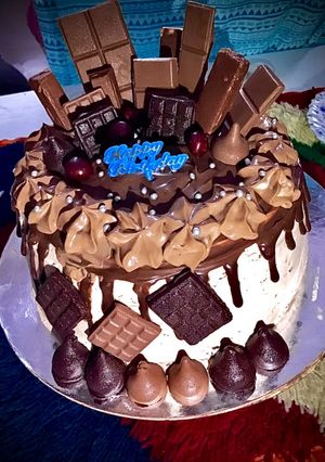 A picture of Chocolate Drip cake.