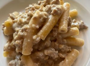 Foto di Pasta panna brie e salsiccia